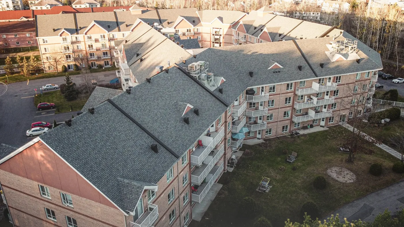 Commercial Roofing in Candiac